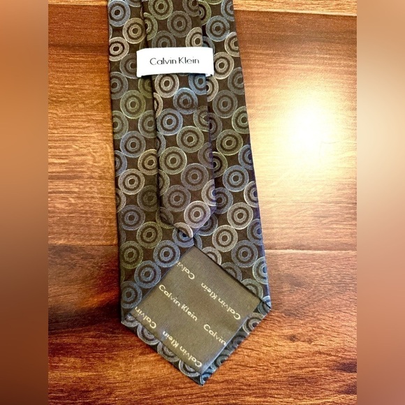 🍂SALE🍂 CALVIN KLEIN Vintage 100% Silk Dark Gray/Green Geometric Tie - Picture 4 of 10